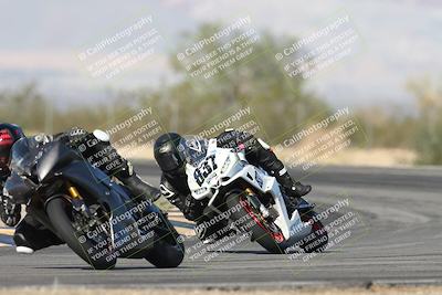 media/Nov-16-2025-Race Pace (Sun) [[8c5fa54630]]/Verified Riders/2-Turn 7 (945am)/